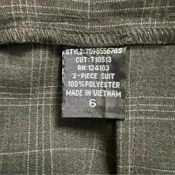 T. Milano Classic 2-piece Skirt Suit, NWT, Size 6 - Picture 5 of 8